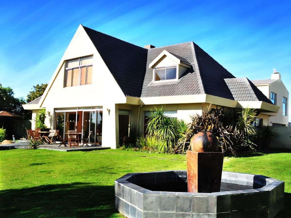 Mandalay Beach Guest House Bloubergstrand Exterior foto